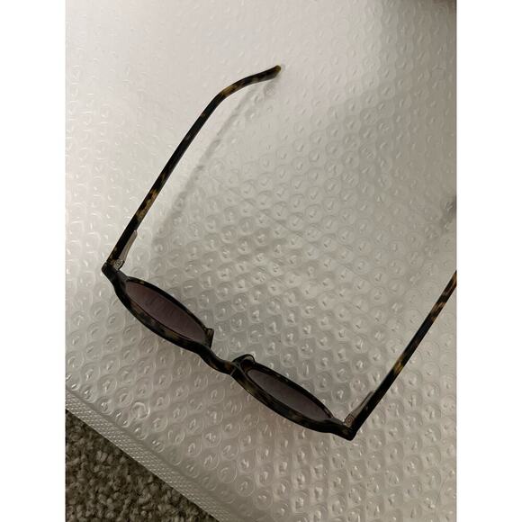 Focusers Atticus Amber Frames Sunglasses - Picture 3 of 6